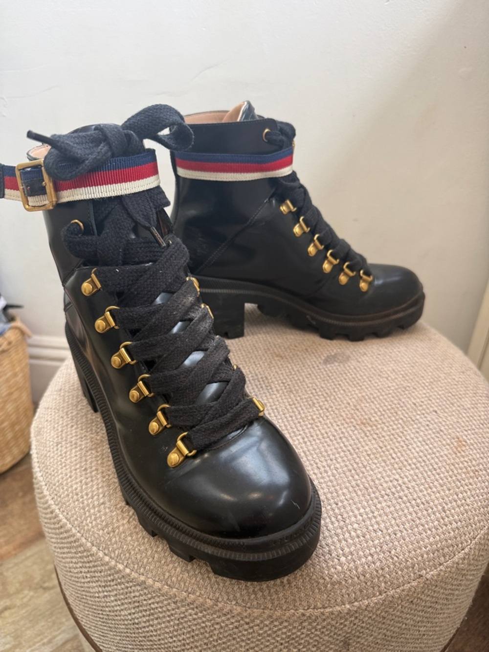Gucci Black Leather Lace-Up Lug Heel Ankle Boots with Red-White-Blue Strap - Picture 2 of 7